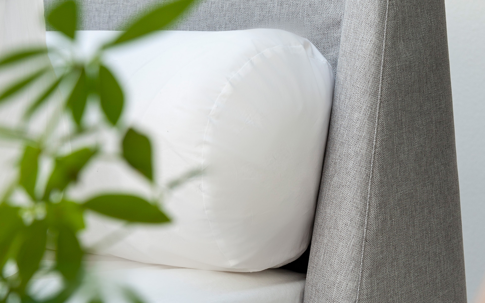 Mrs.Me home couture - neckroll archetype detail